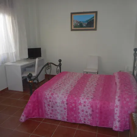 Stella Marina לינה וארוחת בוקר 3*